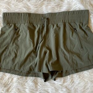 All in Motion woman’s Shorts size XXL‎ new with tags